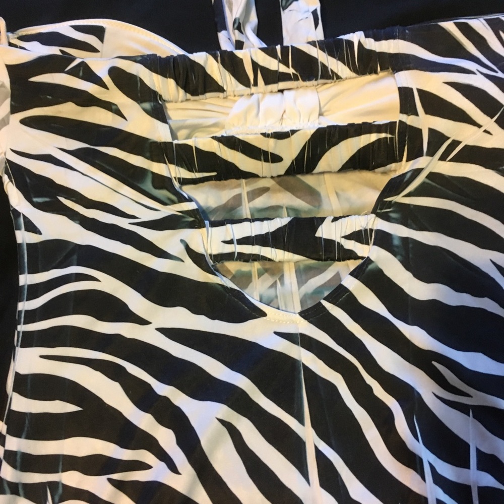 Dress - Picture 4 of 5